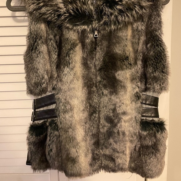 Fur Vest - Picture 2 of 9